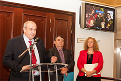 El rector de la UPM durante la presentación de la exposición.